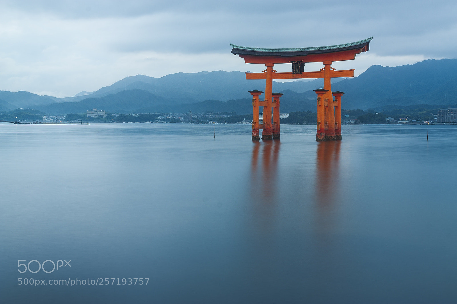 Canon EOS 450D (EOS Rebel XSi / EOS Kiss X2) sample photo. The great torii of photography