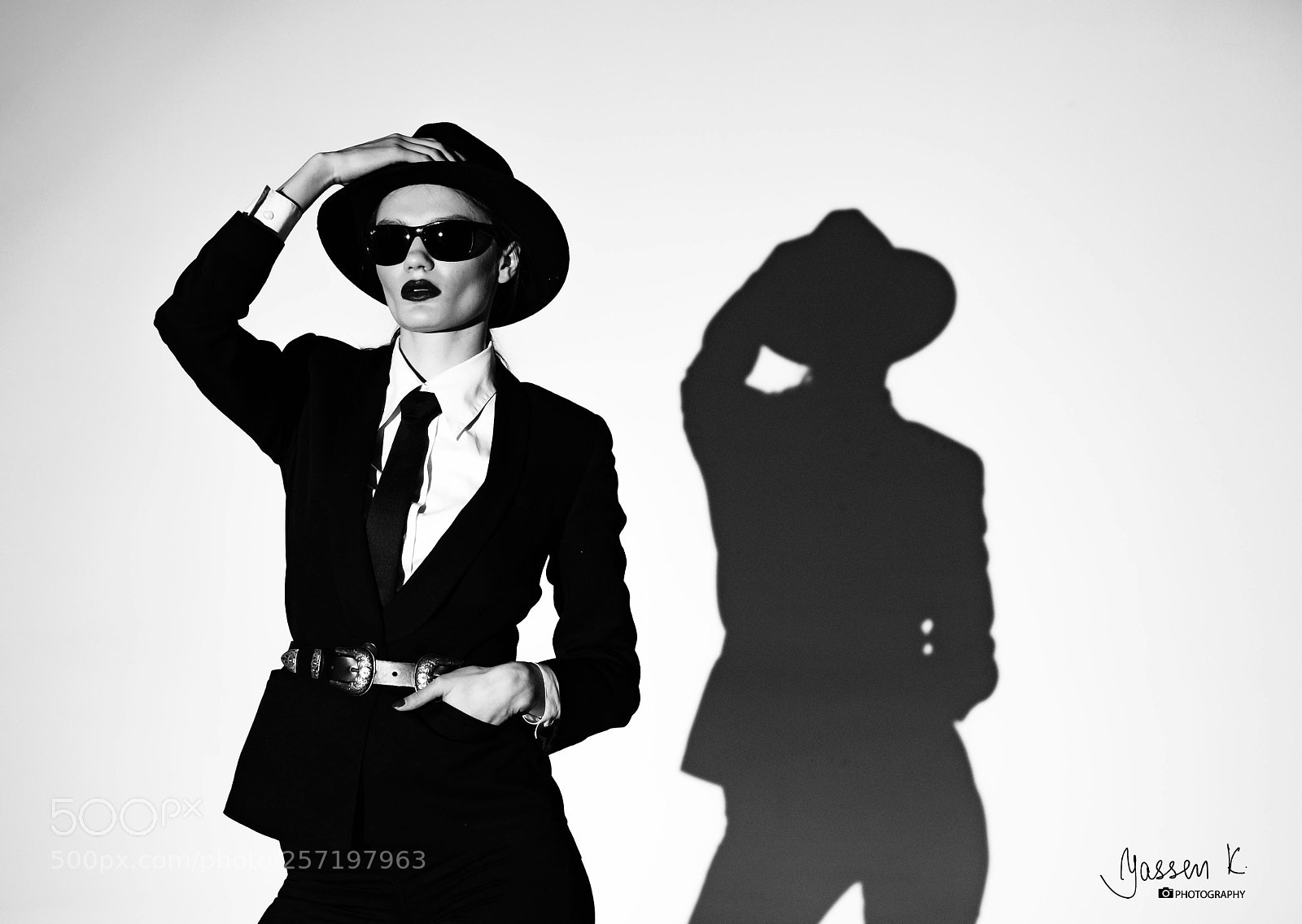 Fujifilm X-T2 sample photo. Under the spot light photography
