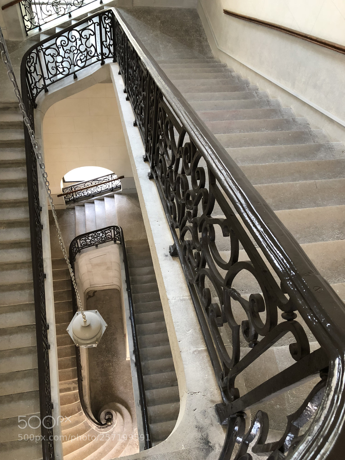 Apple iPhone 8 Plus sample photo. Escalier hotel-dieu photography