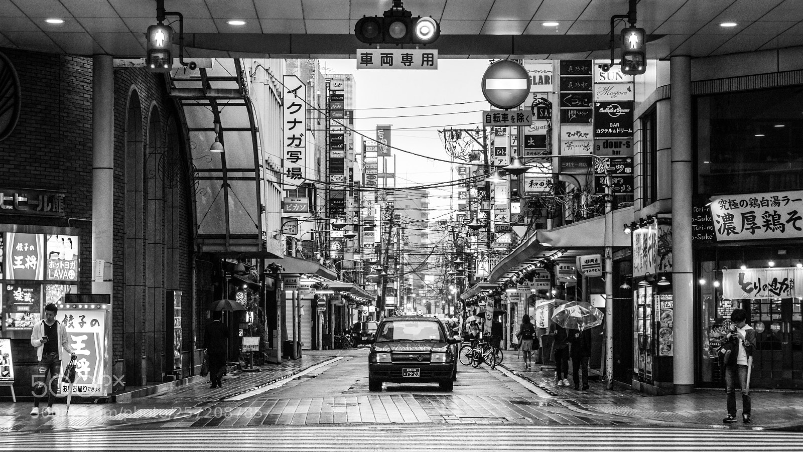 Sony Cyber-shot DSC-RX100 sample photo. Wait taxi, wait photography