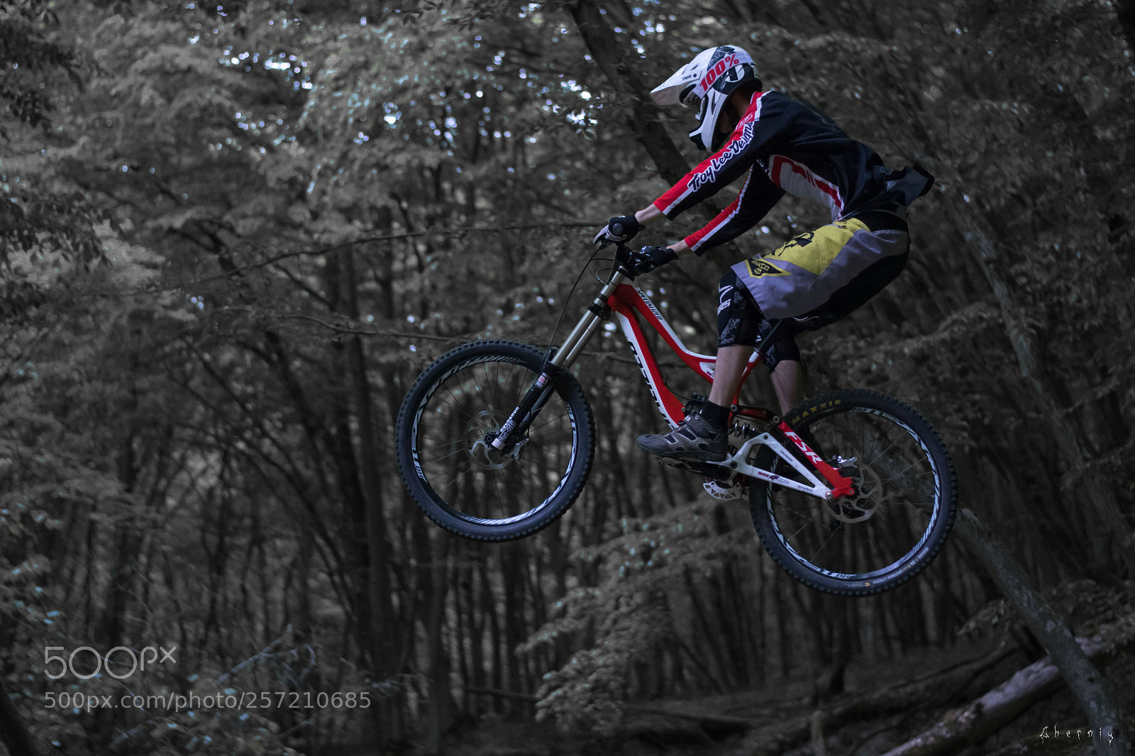 Nikon D3300 sample photo. Downhill photography