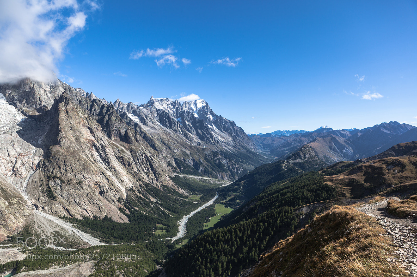 Canon EOS 5D Mark II sample photo. On the trail photography
