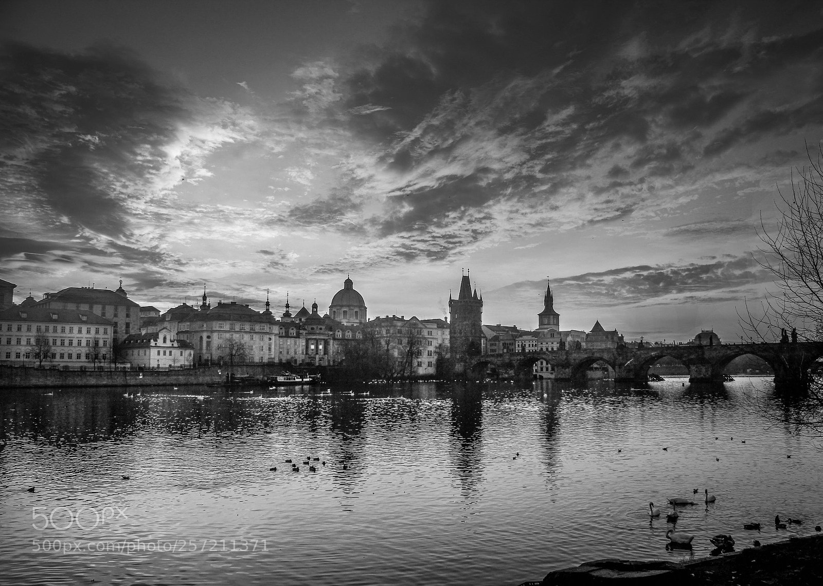 Canon EOS 550D (EOS Rebel T2i / EOS Kiss X4) sample photo. City of prague b photography