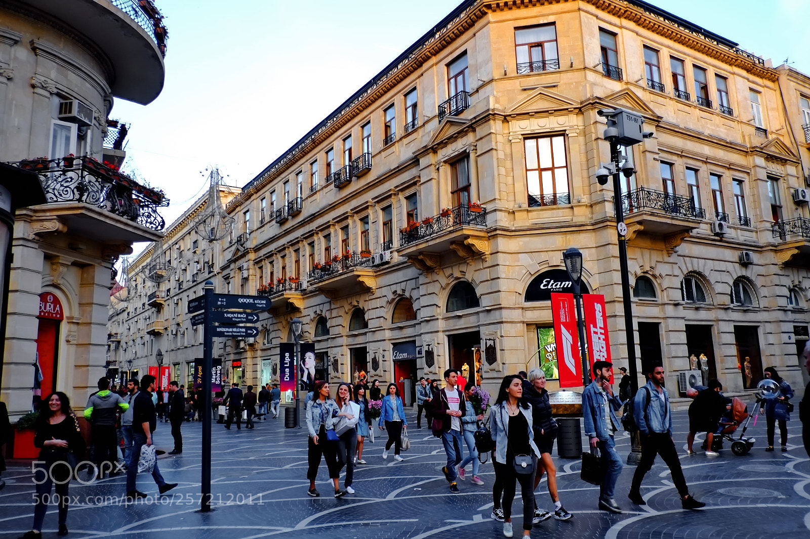 Fujifilm X-Pro1 sample photo. Nizami str. photography