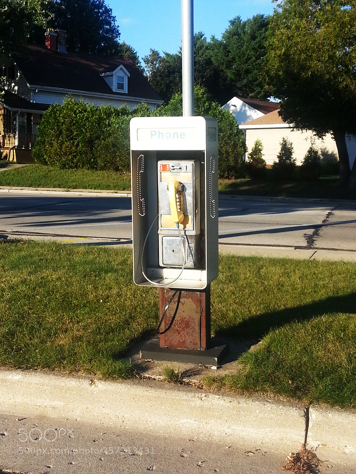 Samsung Galaxy S3 sample photo. Old payphone photography