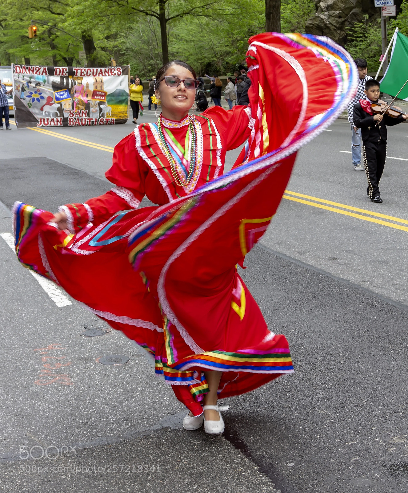 Canon EOS 60D sample photo. Cinco de mayo parade photography
