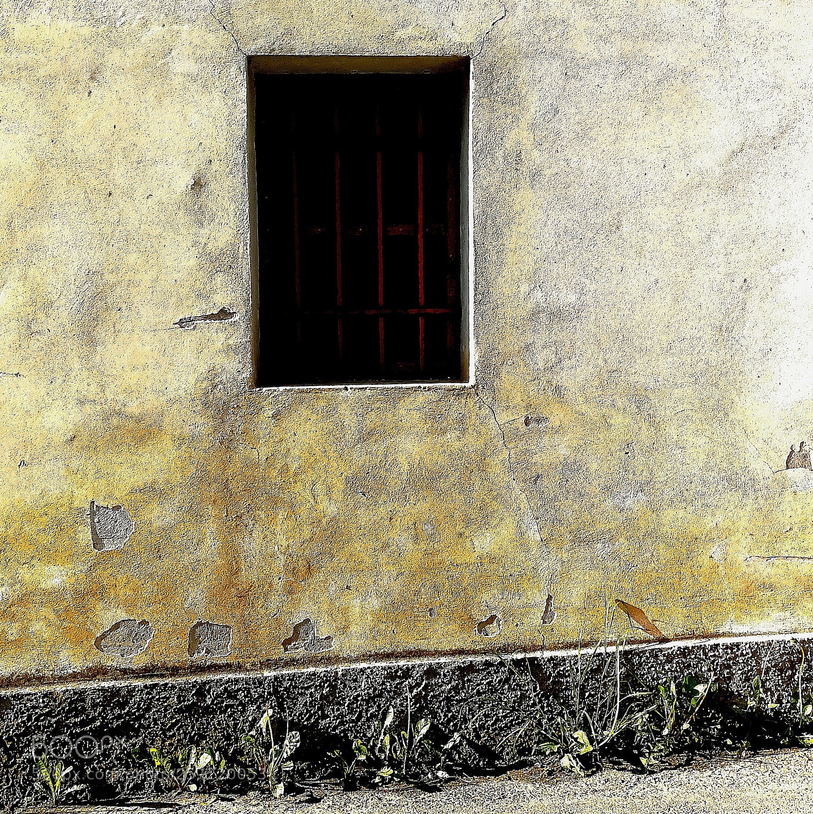 HUAWEI P10 sample photo. Window and wall photography