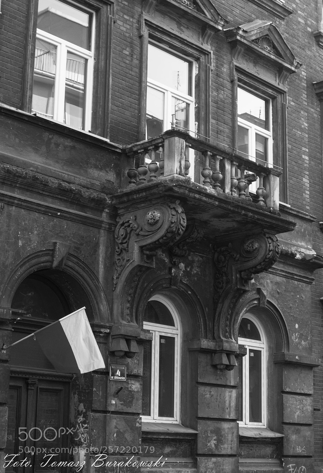 Nikon D300S sample photo. An old tenement house photography