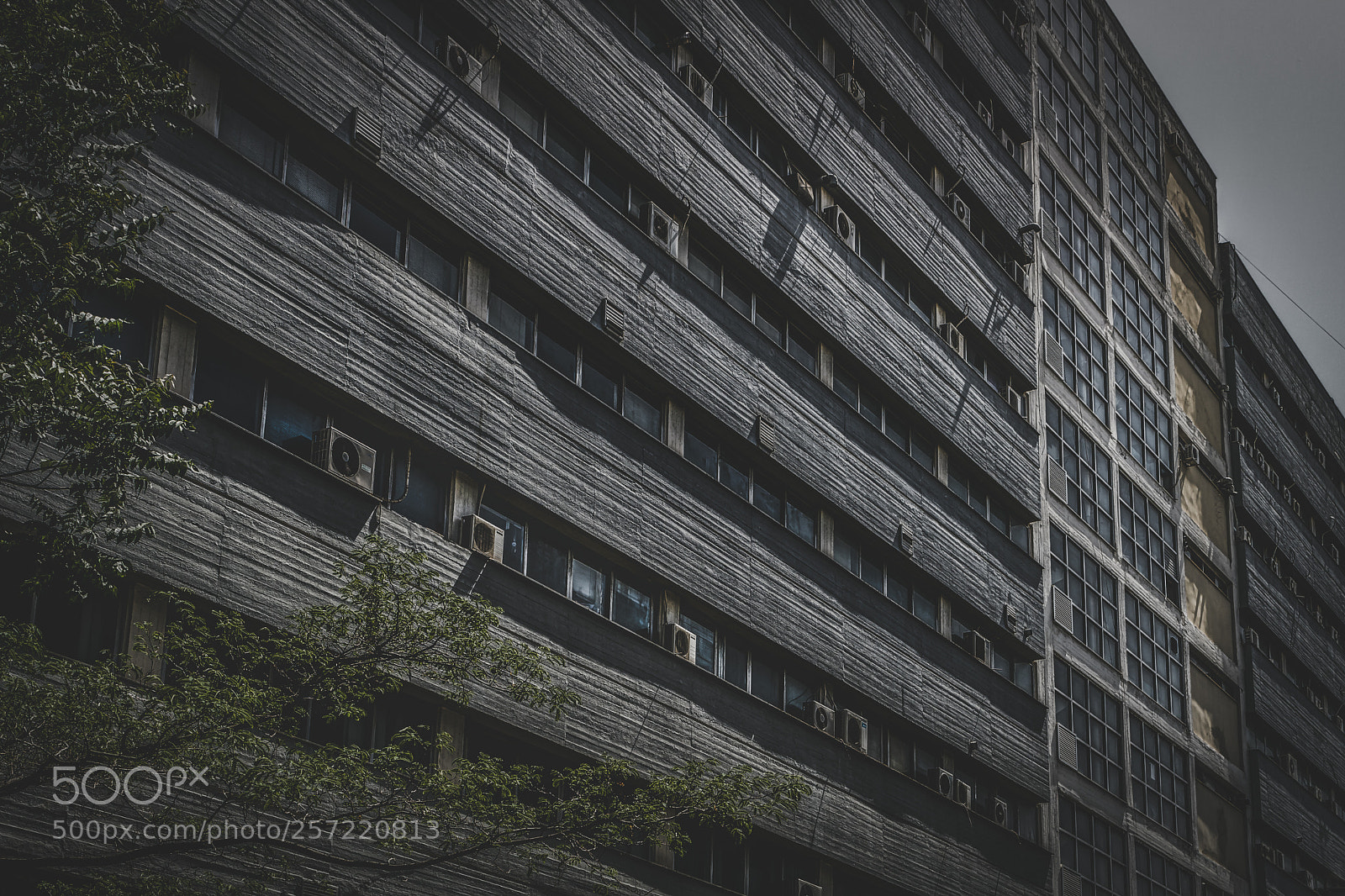 Canon EOS 750D (EOS Rebel T6i / EOS Kiss X8i) sample photo. Building exterior photography