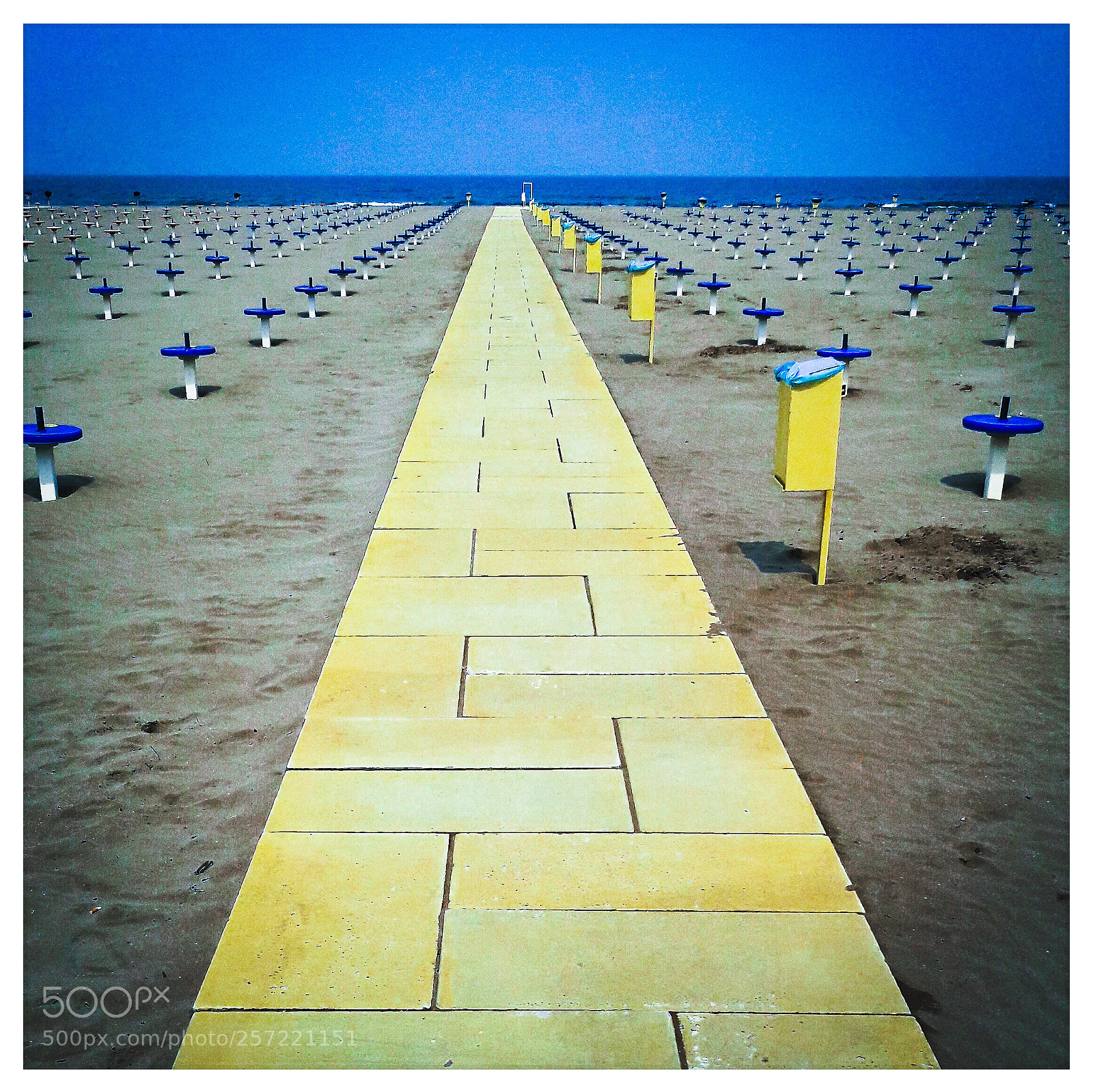 Samsung Galaxy A5(2016) sample photo. Mare giallo e blu photography