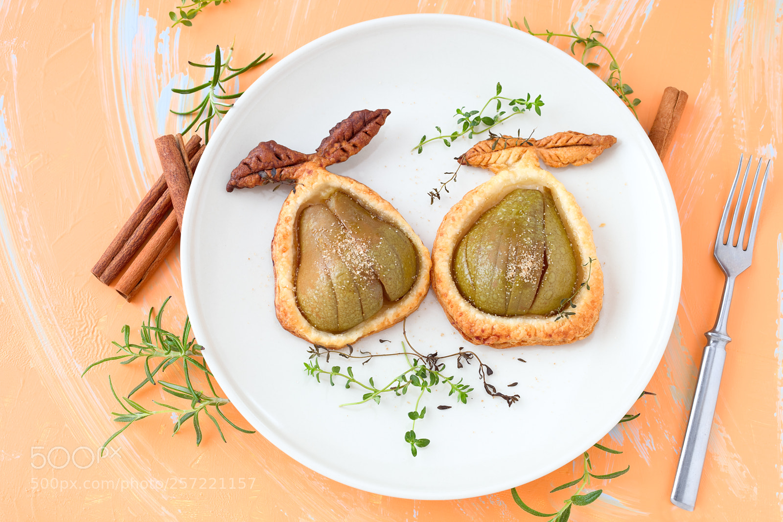 Canon EOS 5D Mark II sample photo. Baked pears in puff photography
