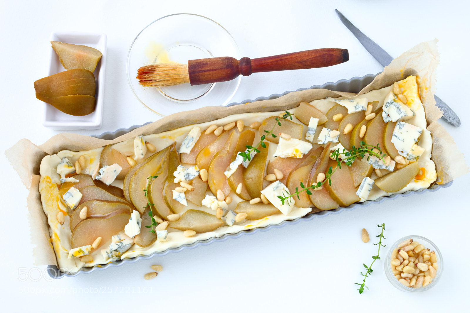 Canon EOS 5D Mark II sample photo. Raw blue cheese, pear photography