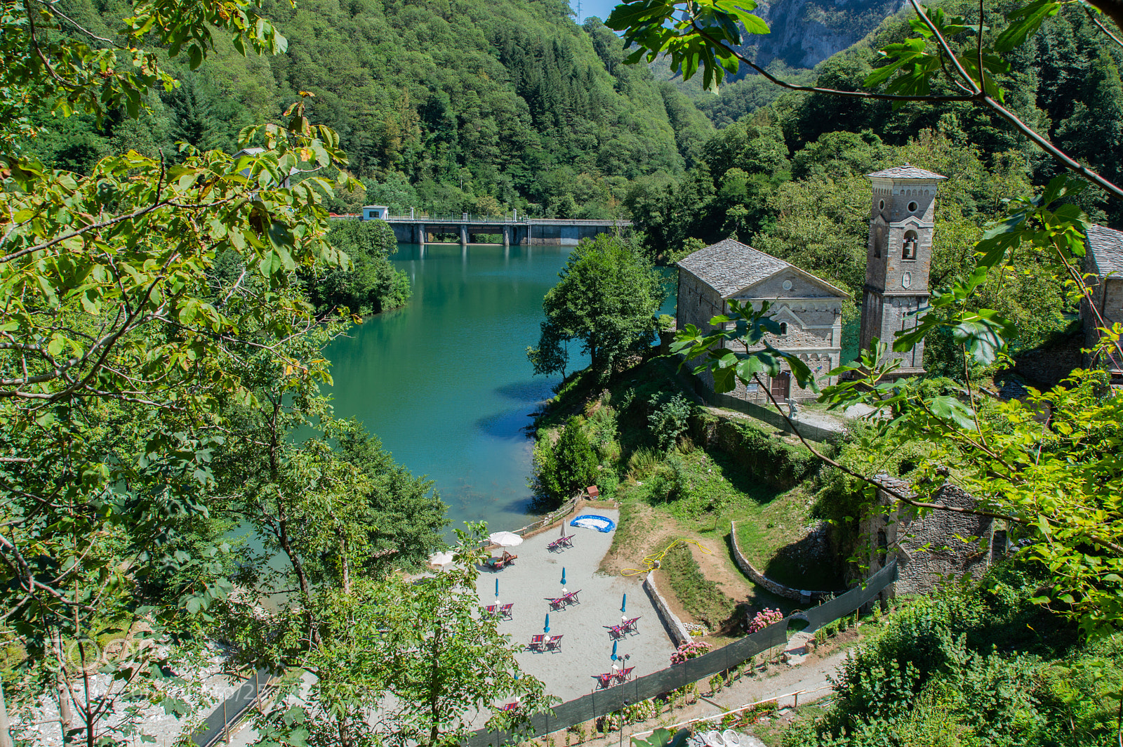 Nikon D3200 sample photo. Bergsee neben kirche photography