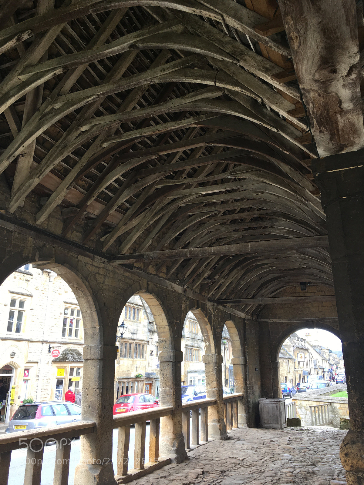 Apple iPhone SE sample photo. Old trading hall, chipping photography