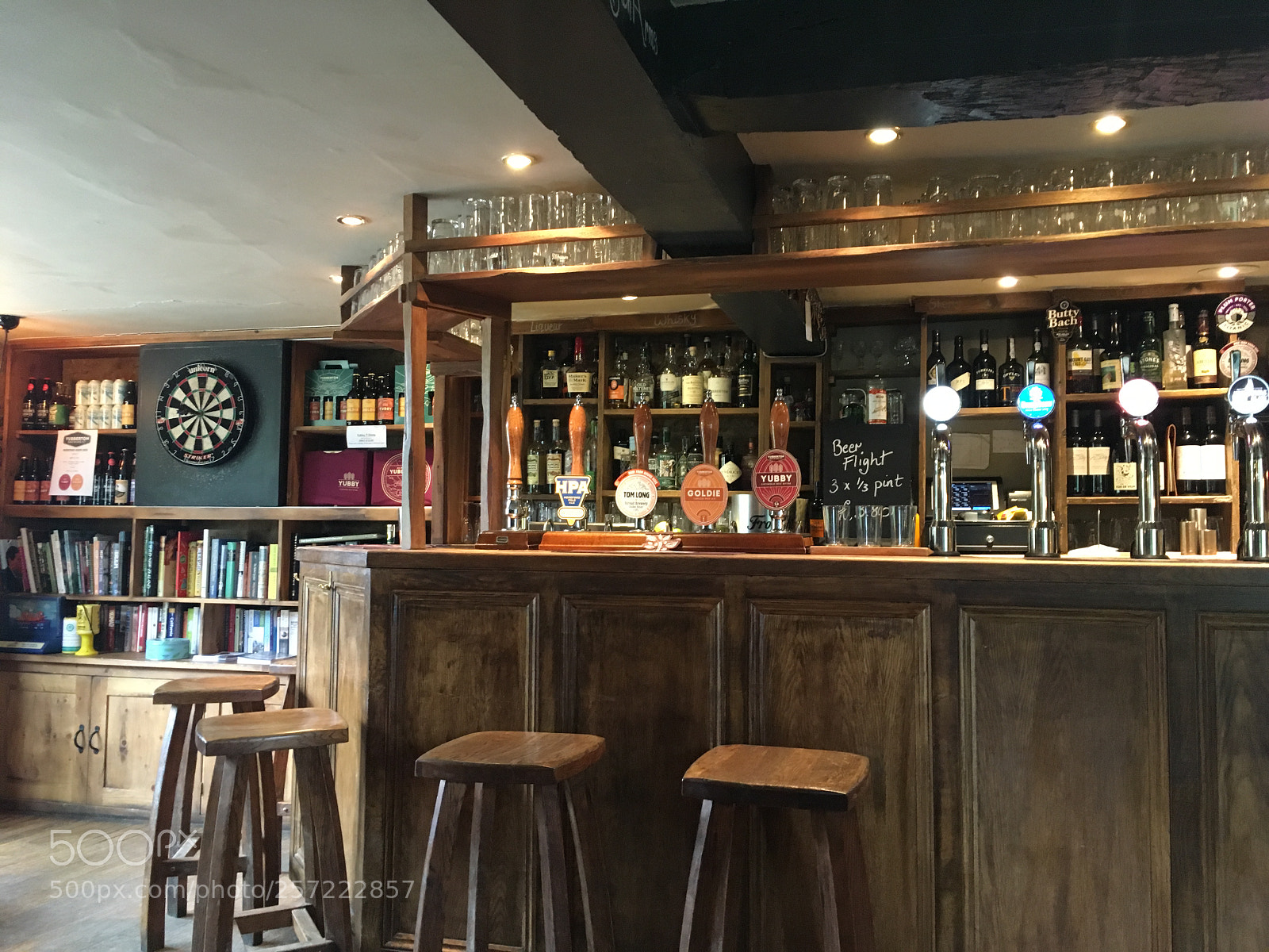 Apple iPhone SE sample photo. Inside the ebrington arms photography