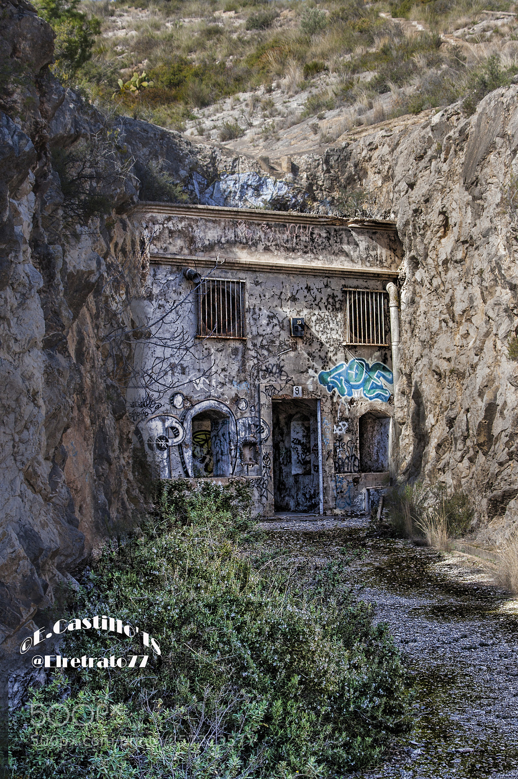 Nikon D40 sample photo. "under the mountain" photography