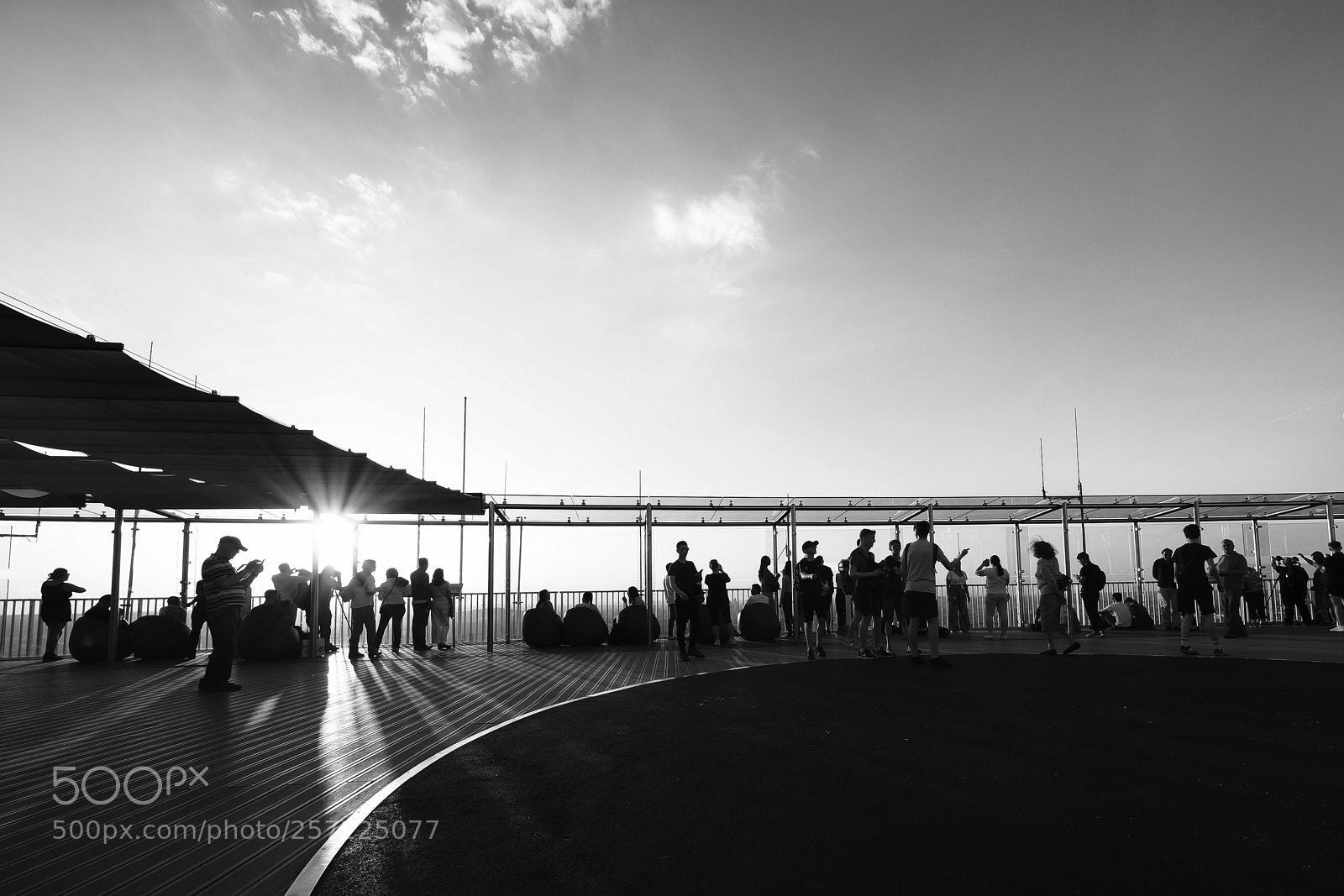 Olympus OM-D E-M1 Mark II sample photo. Sky lounge at sunset photography