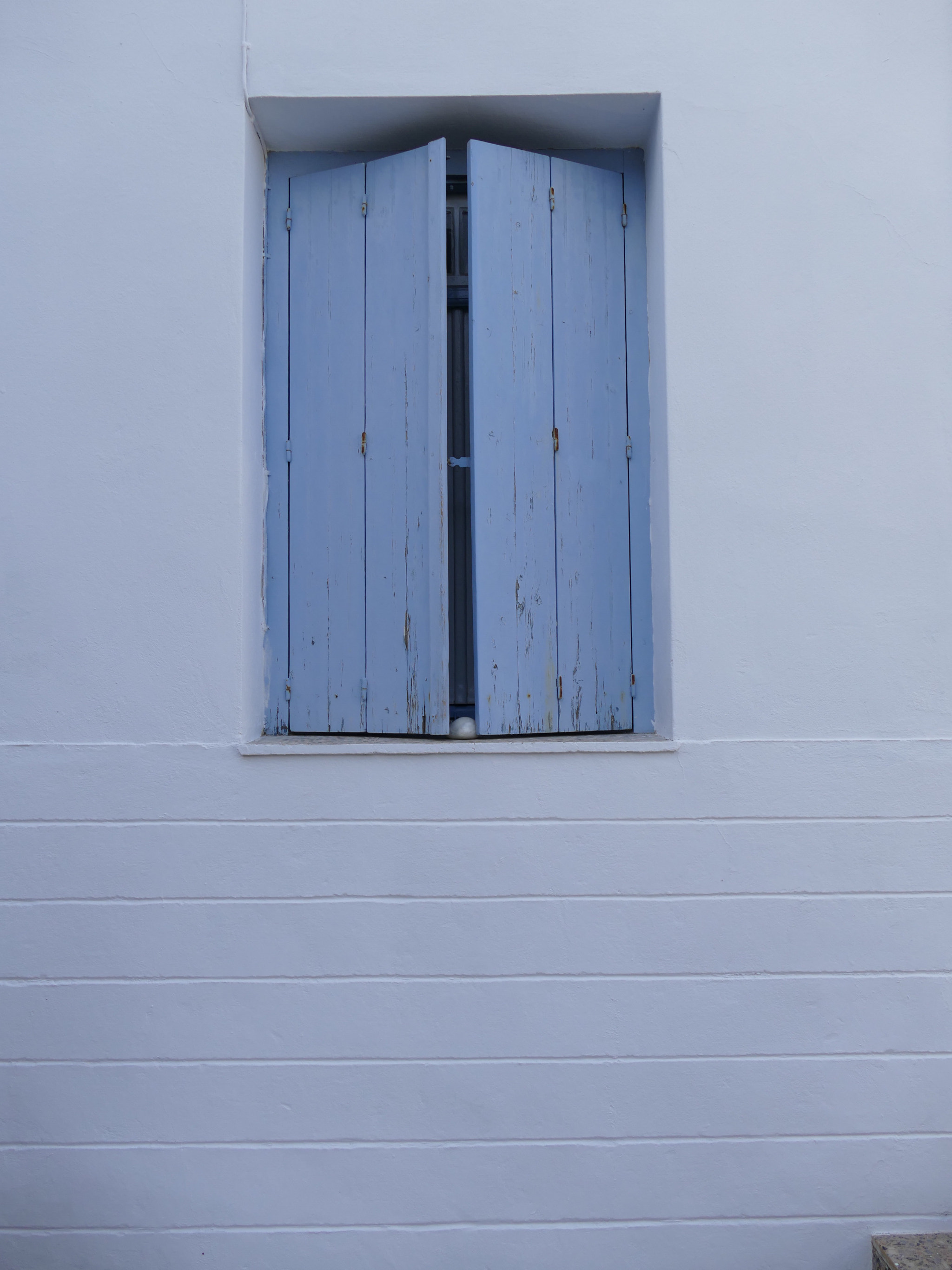 Leica V-Lux (Typ 114) sample photo. Milos
window 26 photography