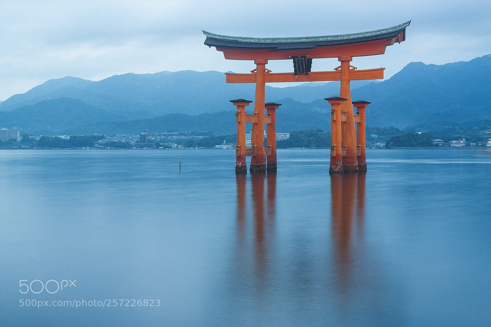 Canon EOS 450D (EOS Rebel XSi / EOS Kiss X2) sample photo. The great torii of photography