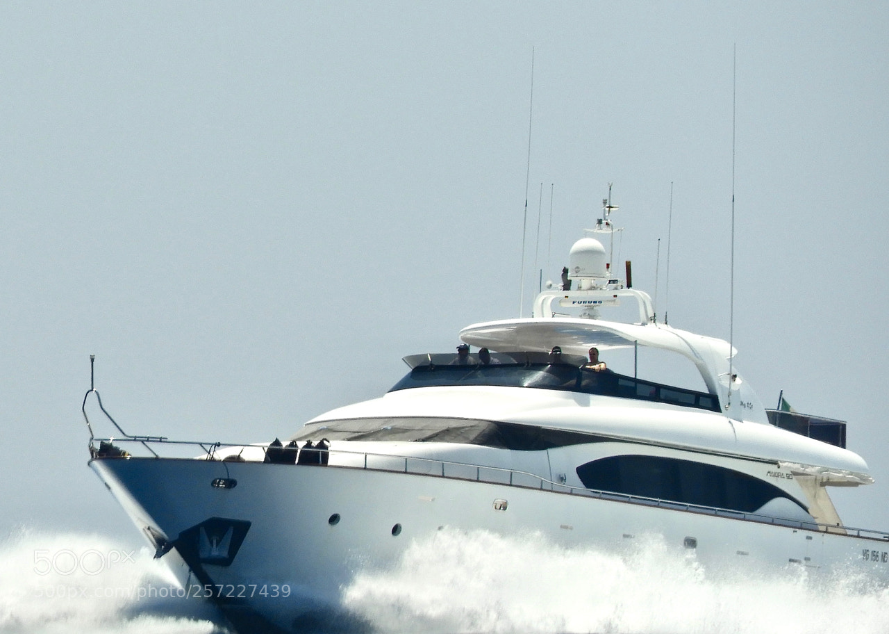 Nikon Coolpix B700 sample photo. Sailing amidst the clouds photography