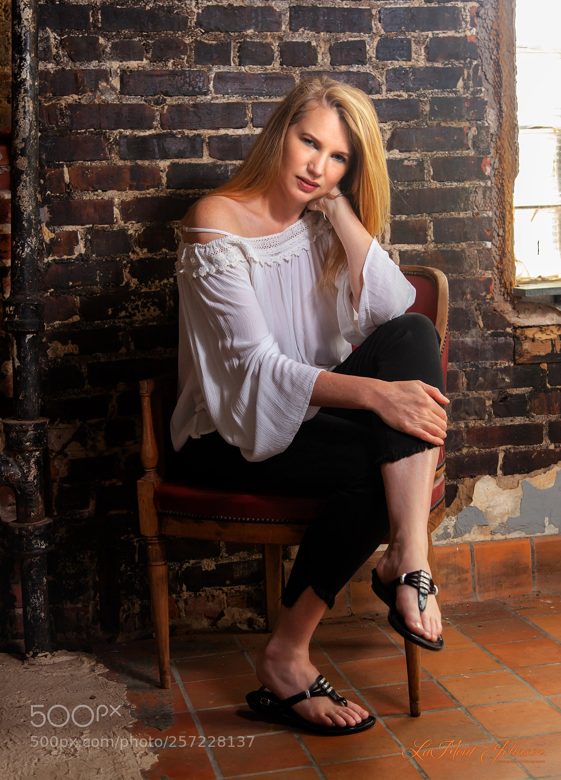 Canon EOS 5D Mark II sample photo. Shelly white top photography