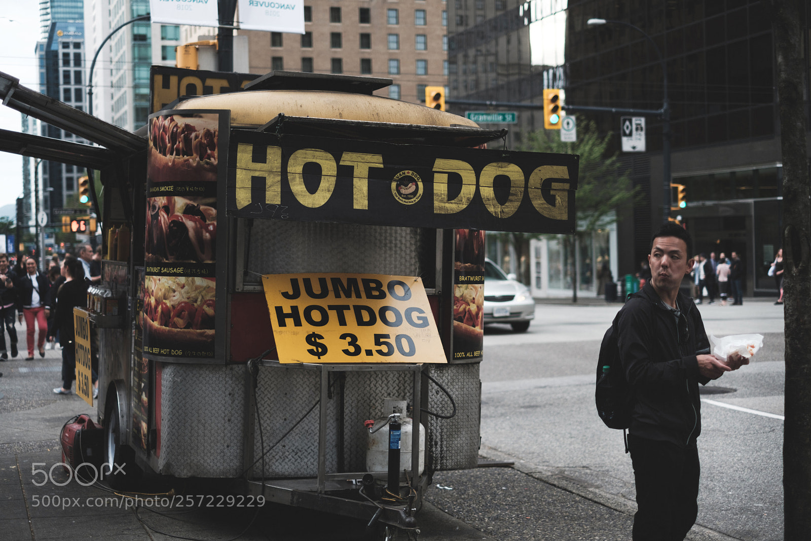 Fujifilm X-Pro2 sample photo. Hot dog stand, vancouver photography