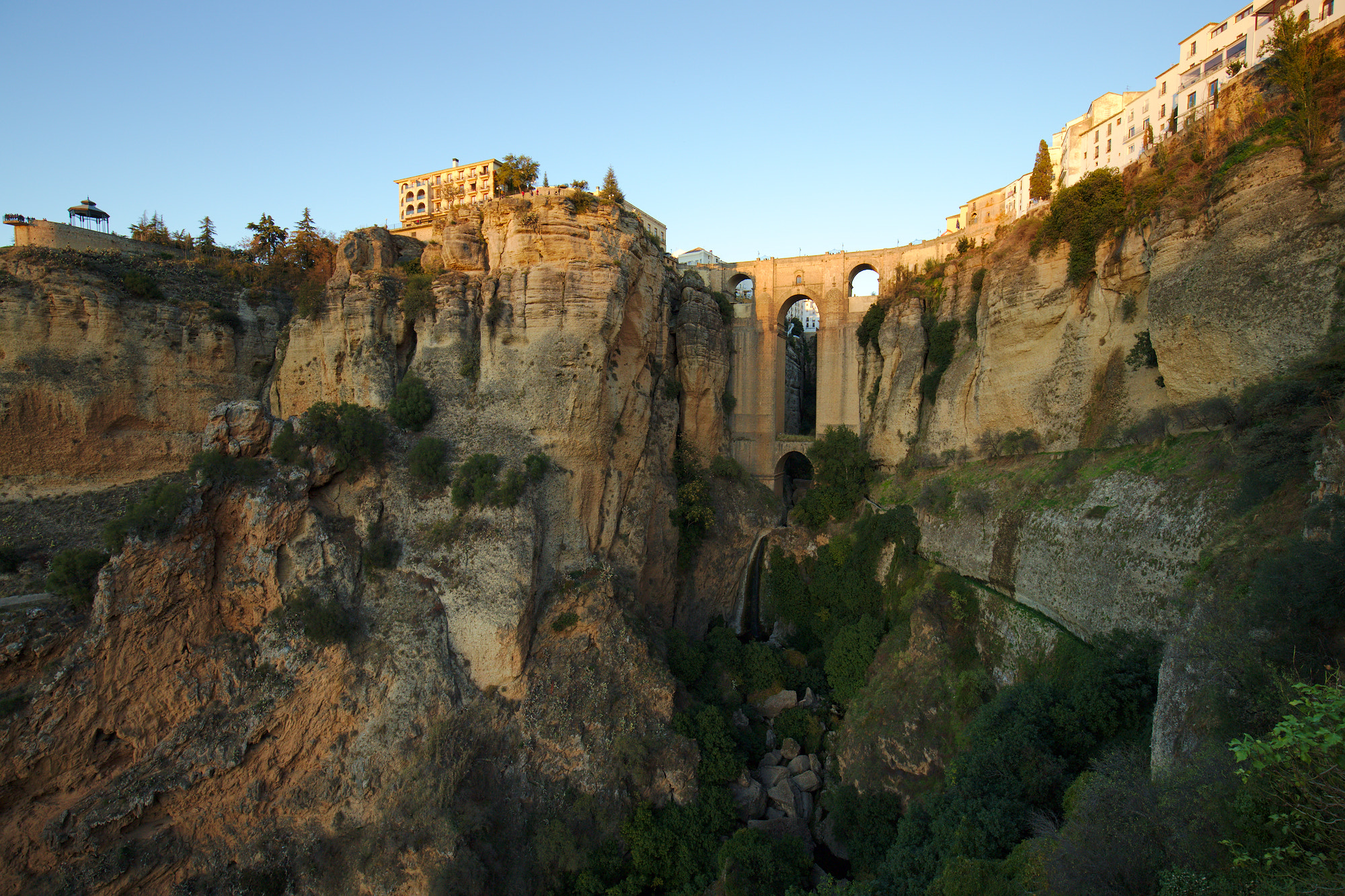 Canon EF 16-35mm F4L IS USM sample photo. Puente nuevo - ronda photography