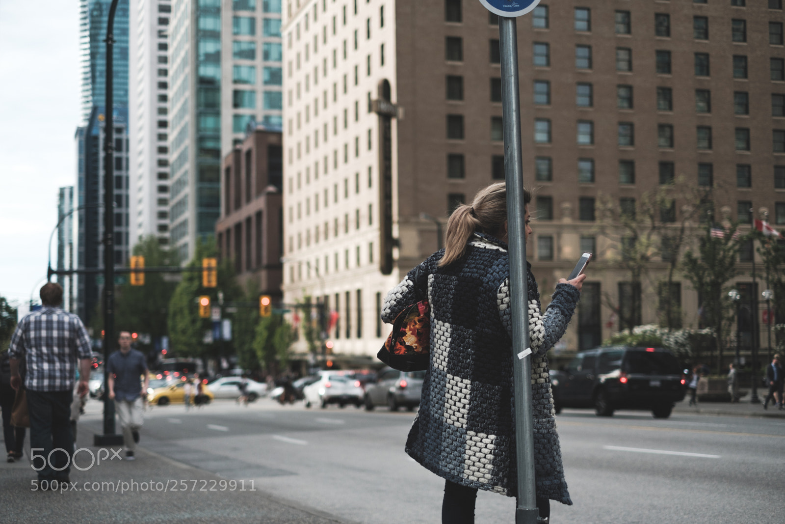 Fujifilm X-Pro2 sample photo. Waiting for the bus photography