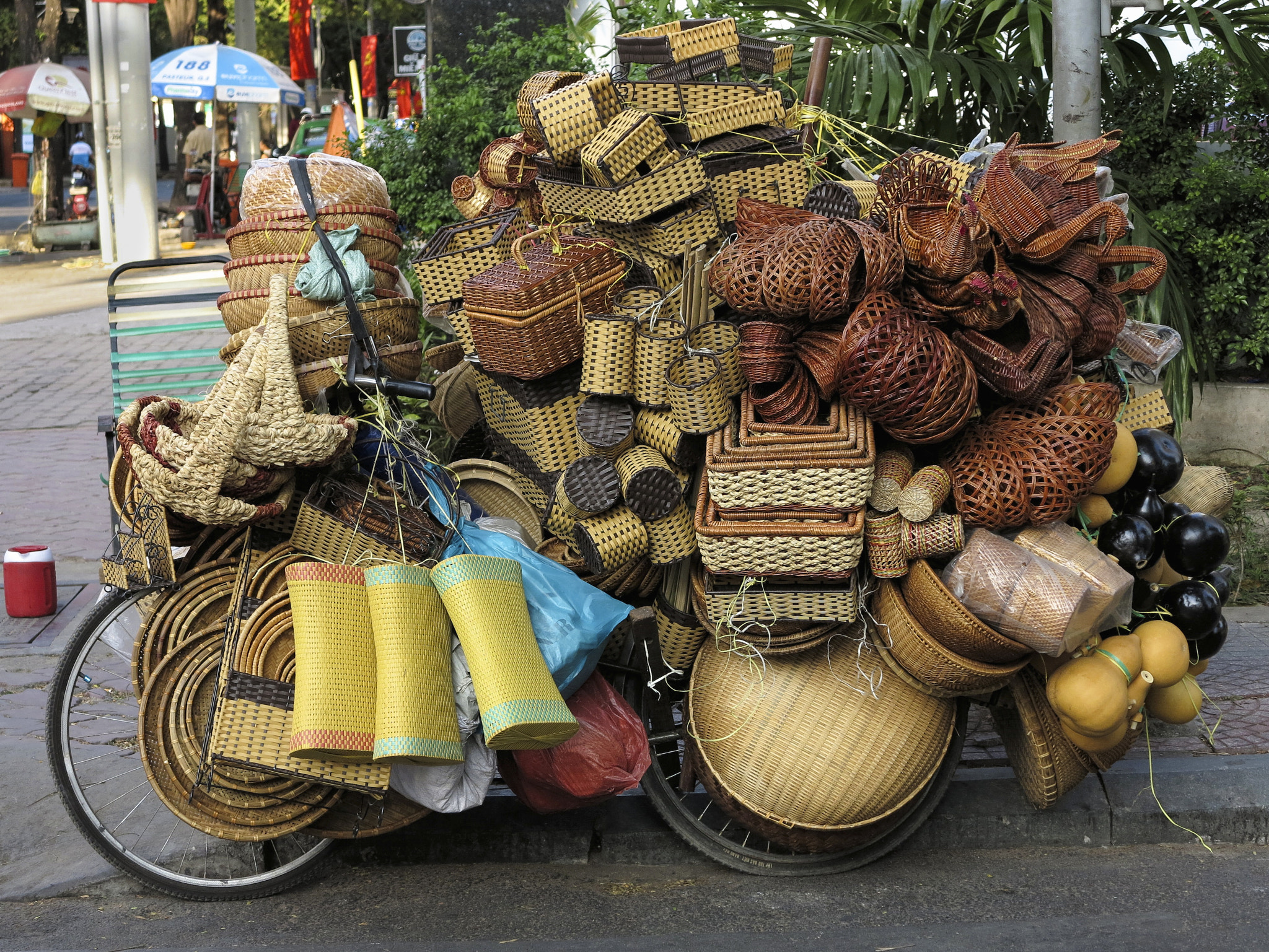 Canon PowerShot G1 X sample photo. Selling baskets form a bike photography