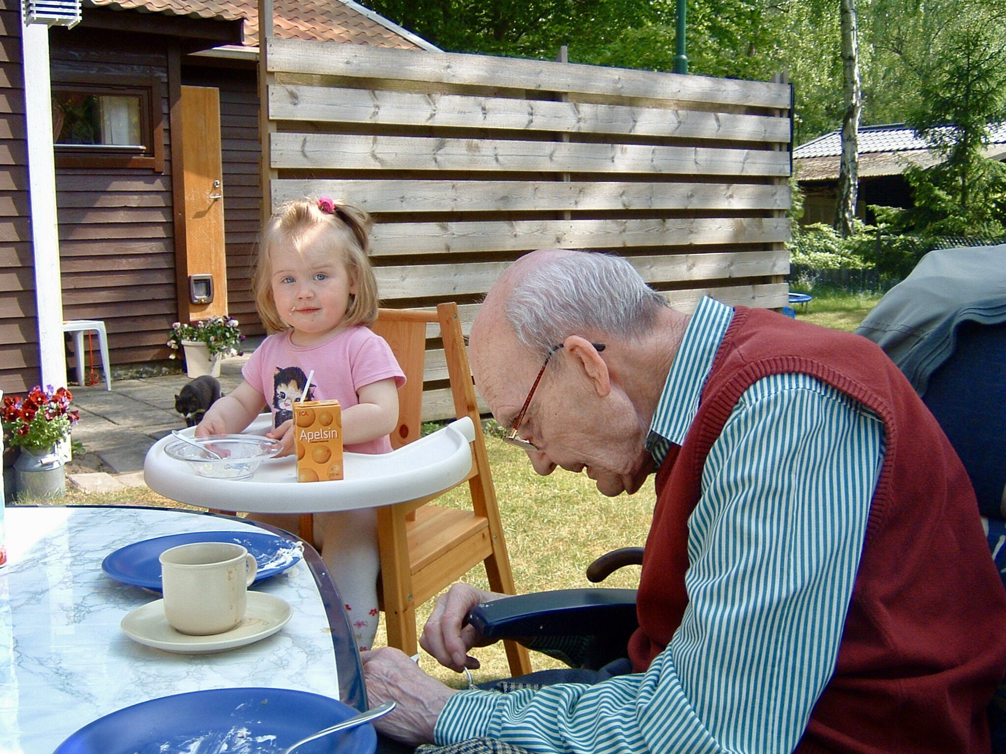 Fujifilm FinePix A303 sample photo. My father in law and my granddaughter photography