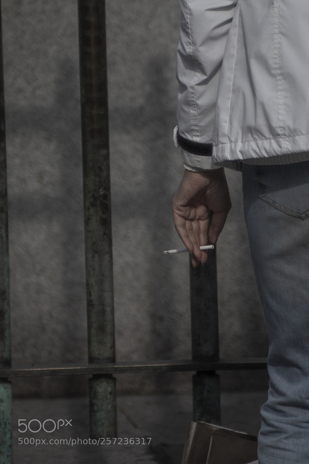 Canon EOS 1100D (EOS Rebel T3 / EOS Kiss X50) sample photo. Smoker photography