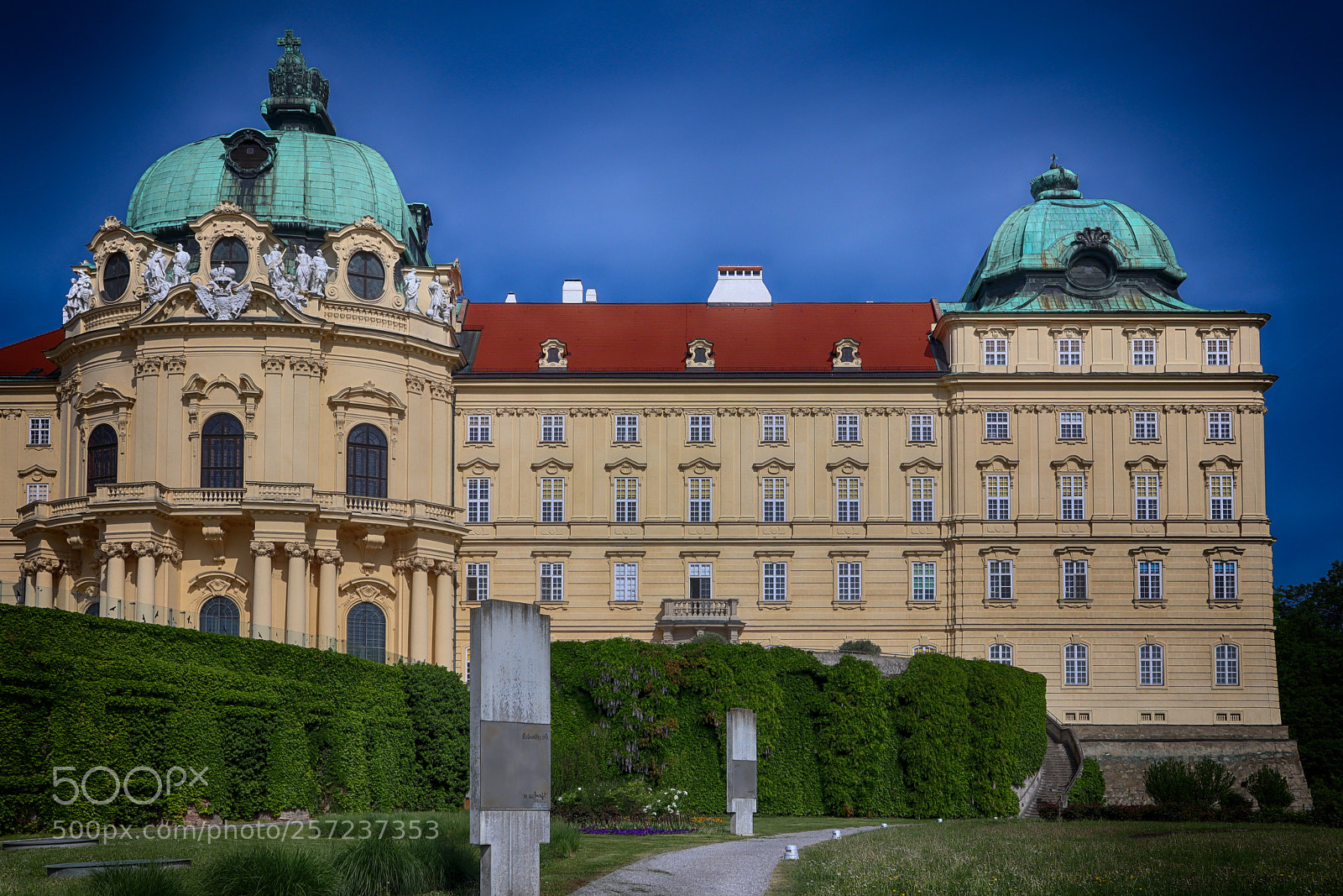 Canon EOS M50 (EOS Kiss M) sample photo. Vienna: klosterneuburg monastery photography
