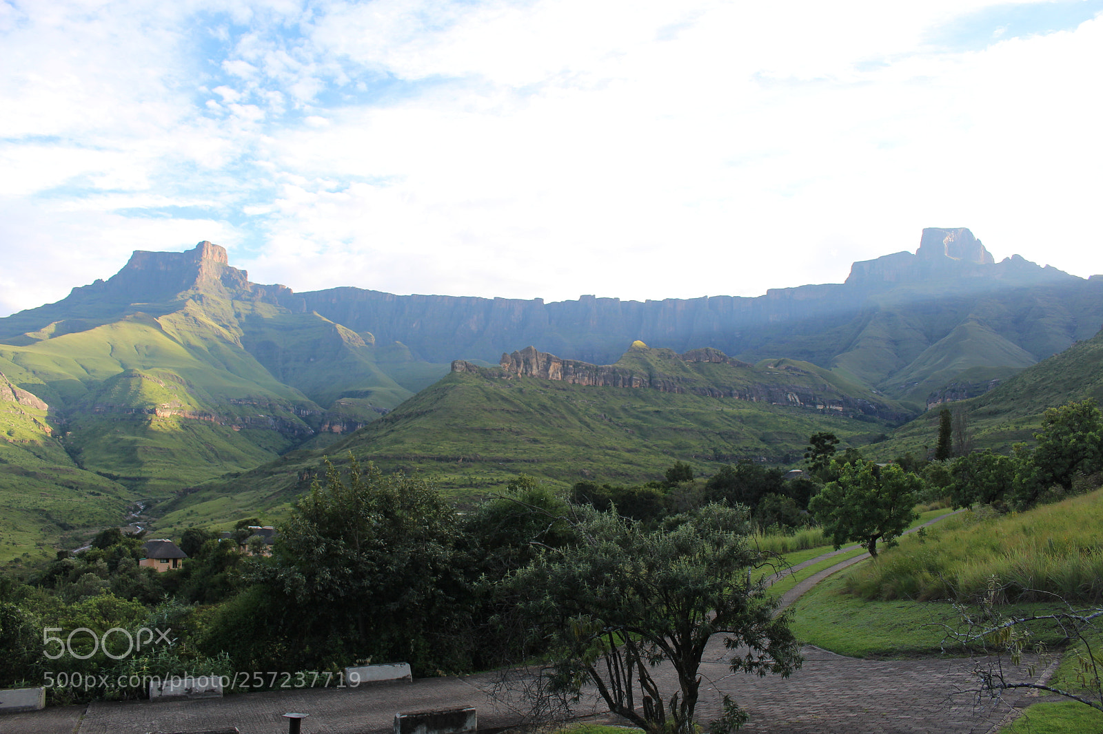 Canon EOS 100D (EOS Rebel SL1 / EOS Kiss X7) sample photo. Mountains at tugela falls photography
