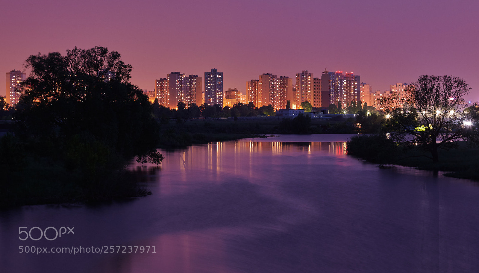 Canon EOS 5D Mark II sample photo. Night kyiv photography