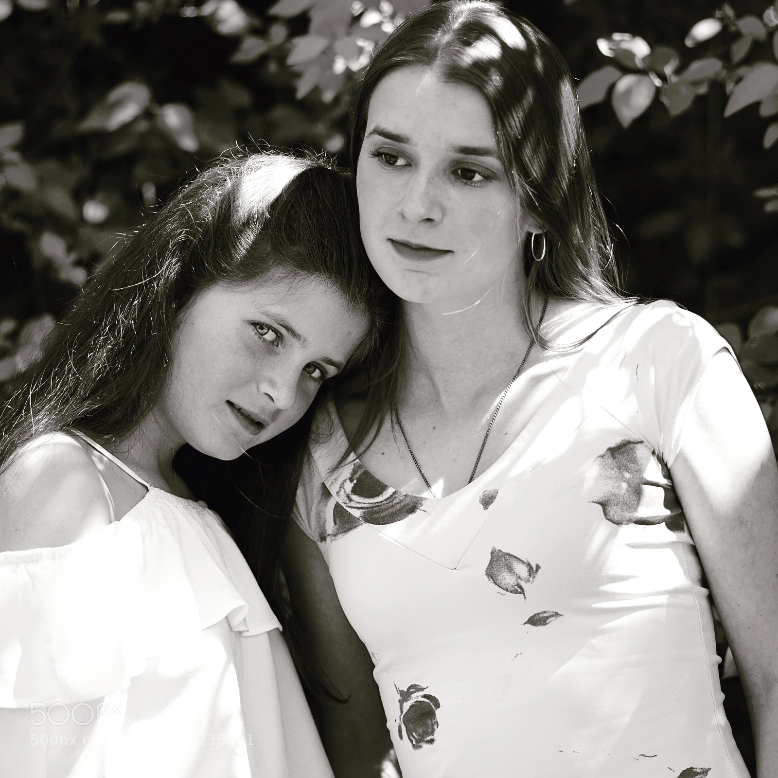 Sony a6500 sample photo. Sisters photography