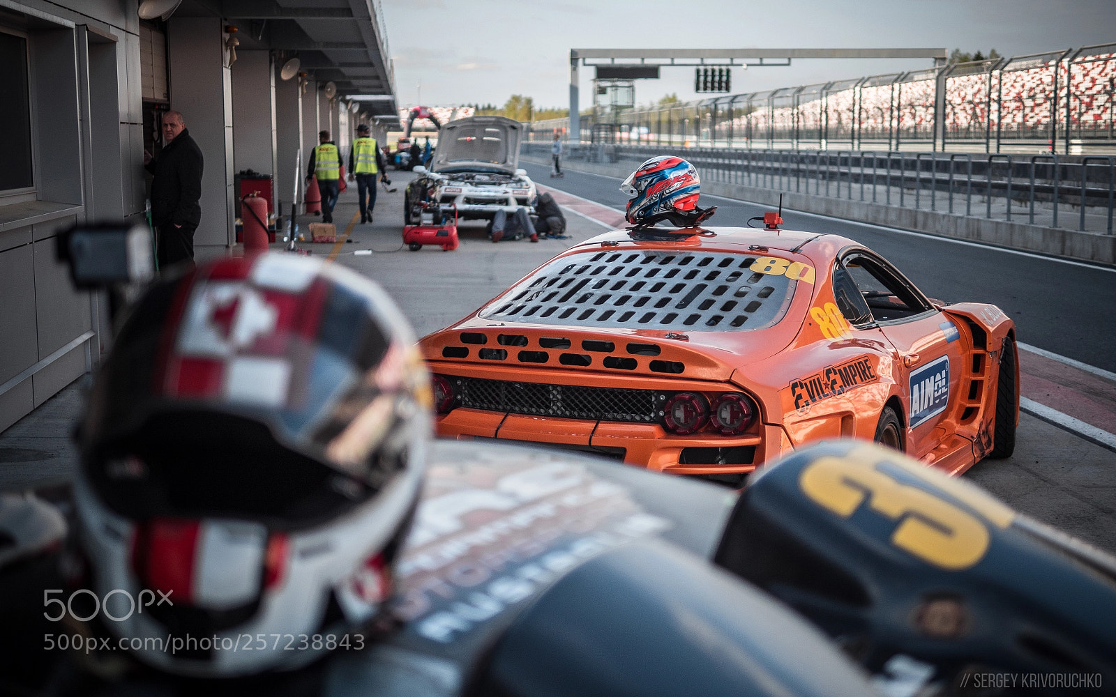 Olympus OM-D E-M5 II sample photo. Bright rds gp pitlane photography