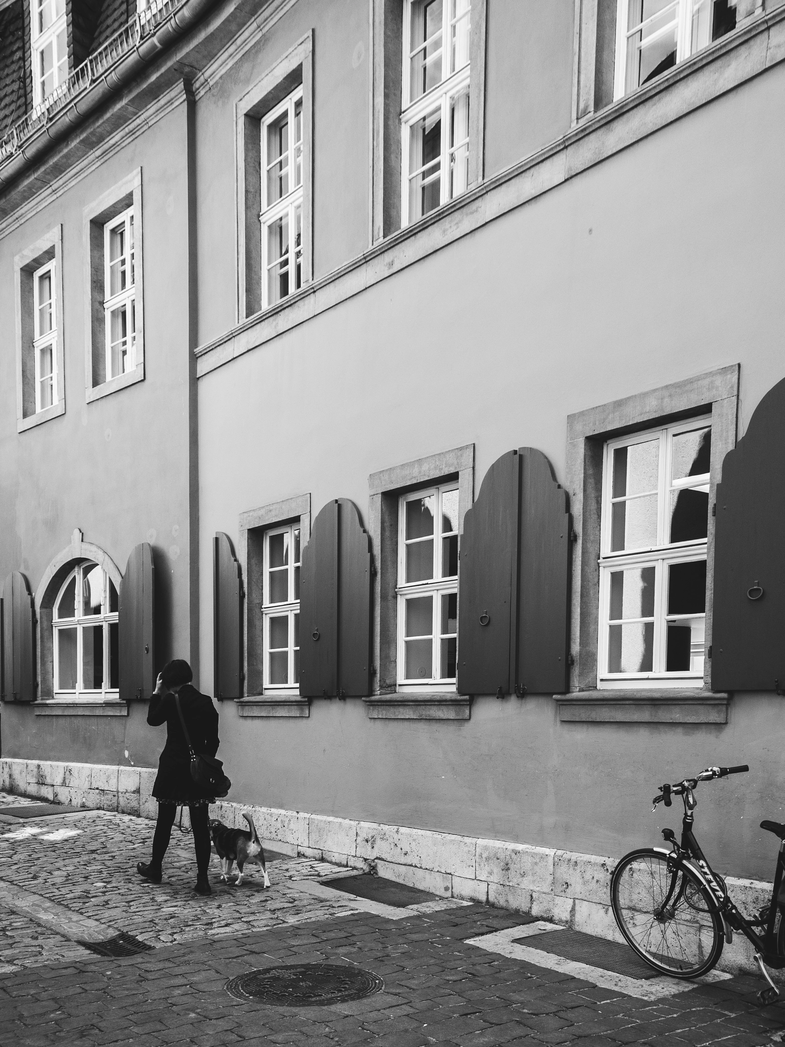 Olympus PEN E-PL8 sample photo. Streets and windows photography
