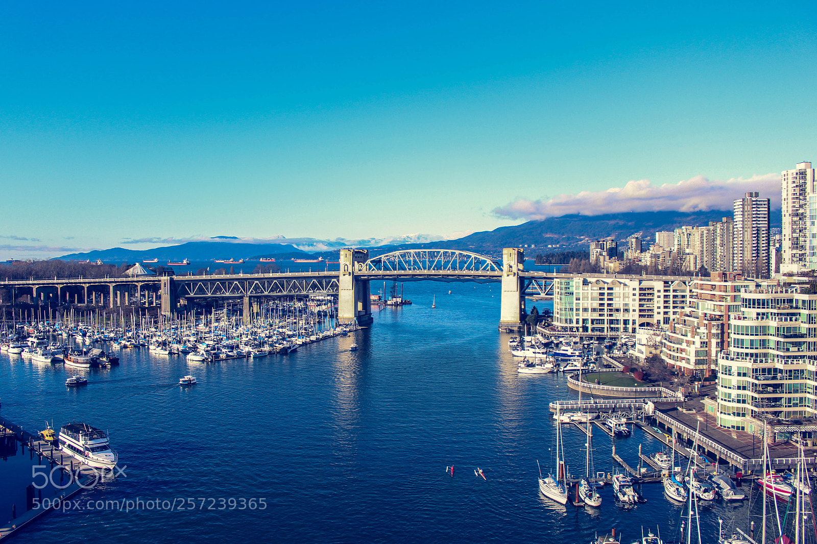 Canon EOS 700D (EOS Rebel T5i / EOS Kiss X7i) sample photo. Bridge to graville island photography
