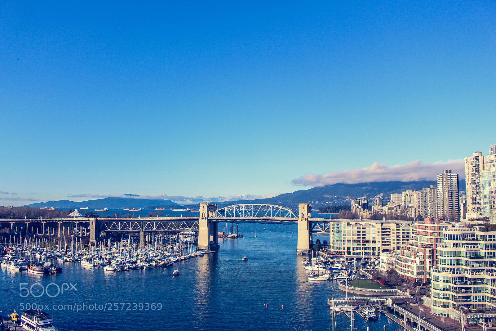 Canon EOS 700D (EOS Rebel T5i / EOS Kiss X7i) sample photo. Bridge to graville island photography