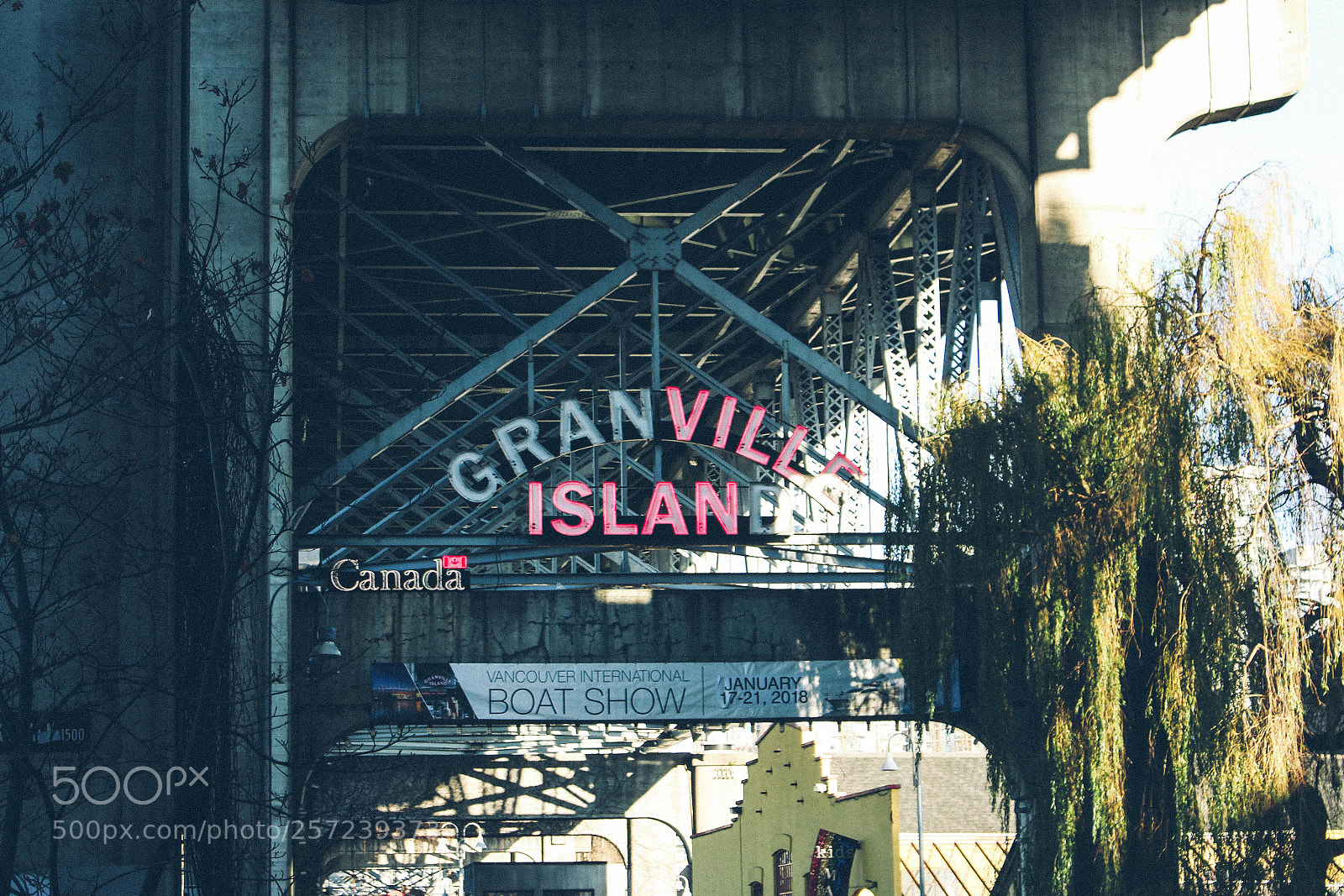 Canon EOS 700D (EOS Rebel T5i / EOS Kiss X7i) sample photo. Granville island signpost in photography