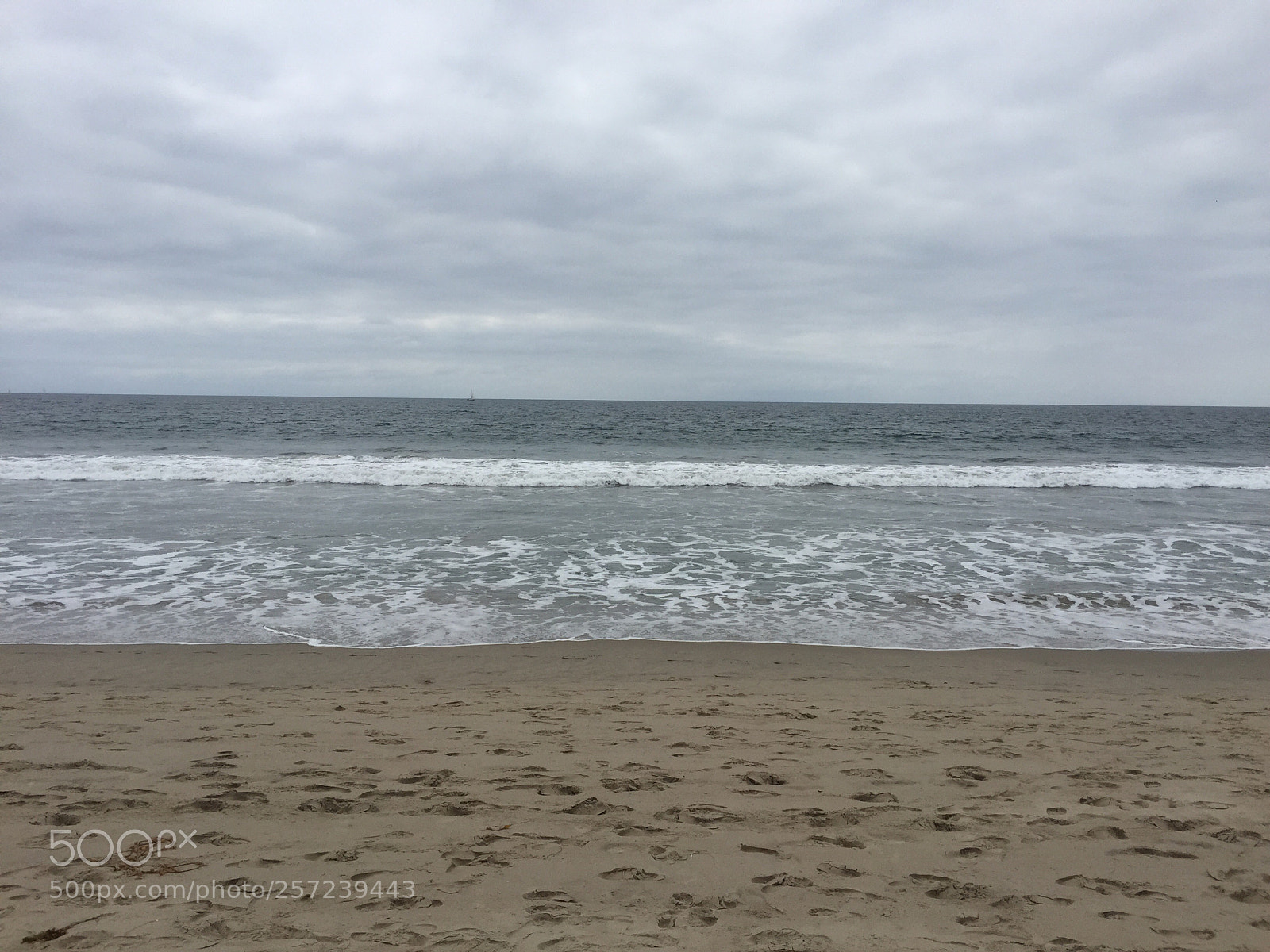 Apple iPhone 6 sample photo. Desolate beach photography