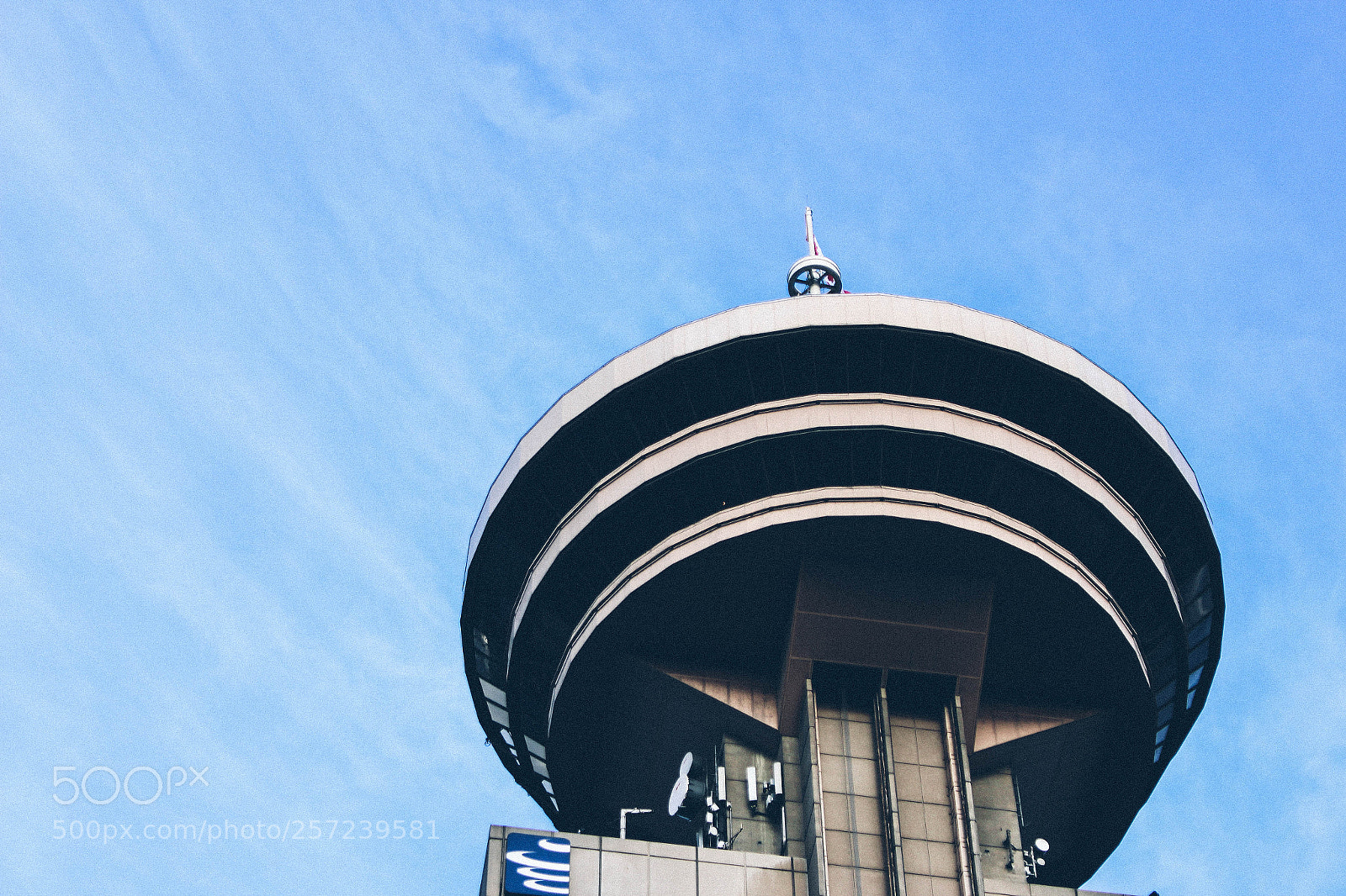 Canon EOS 700D (EOS Rebel T5i / EOS Kiss X7i) sample photo. Vancouver lookout tower. blue photography