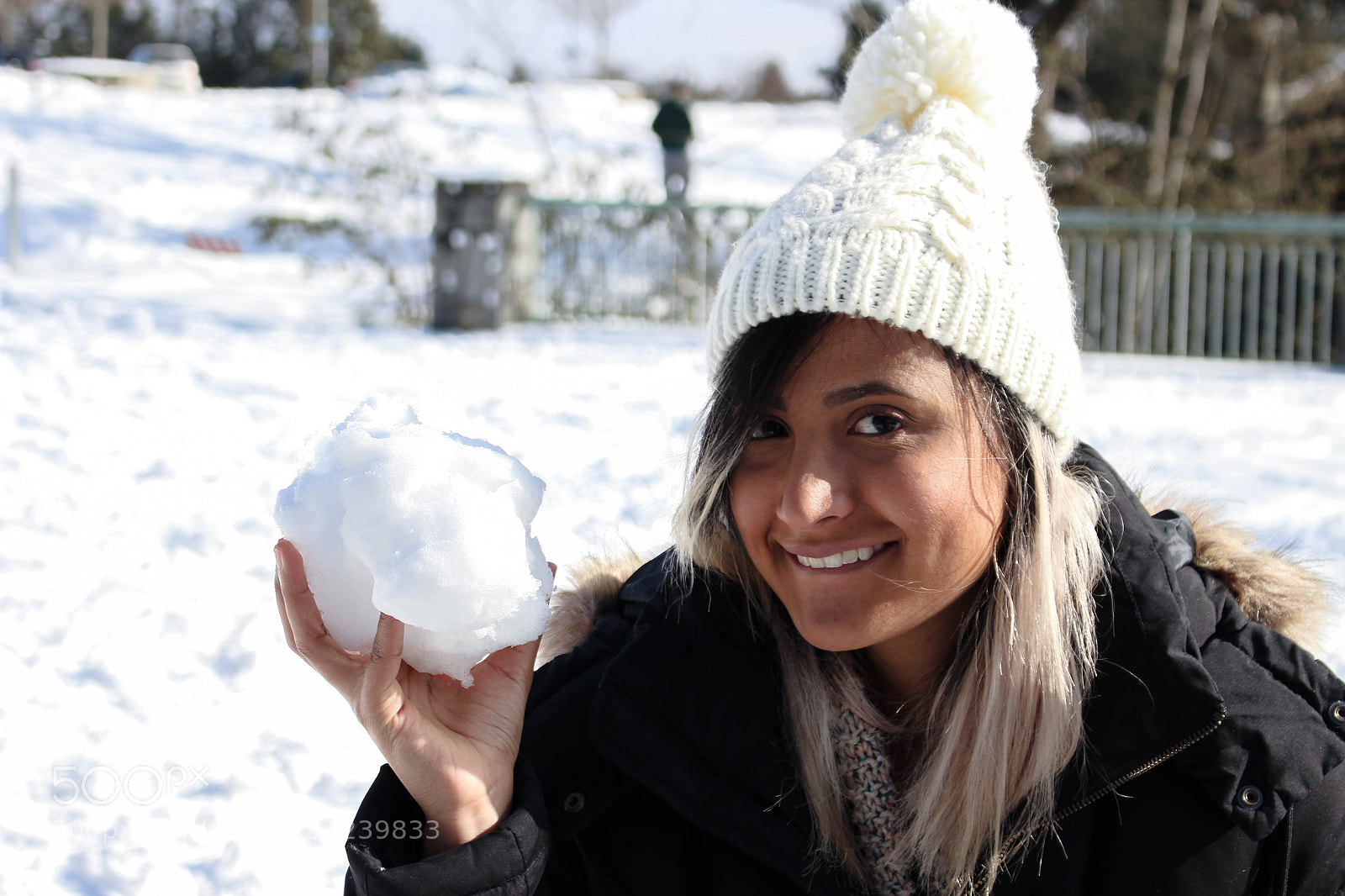 Canon EOS 700D (EOS Rebel T5i / EOS Kiss X7i) sample photo. Young adult playing in photography
