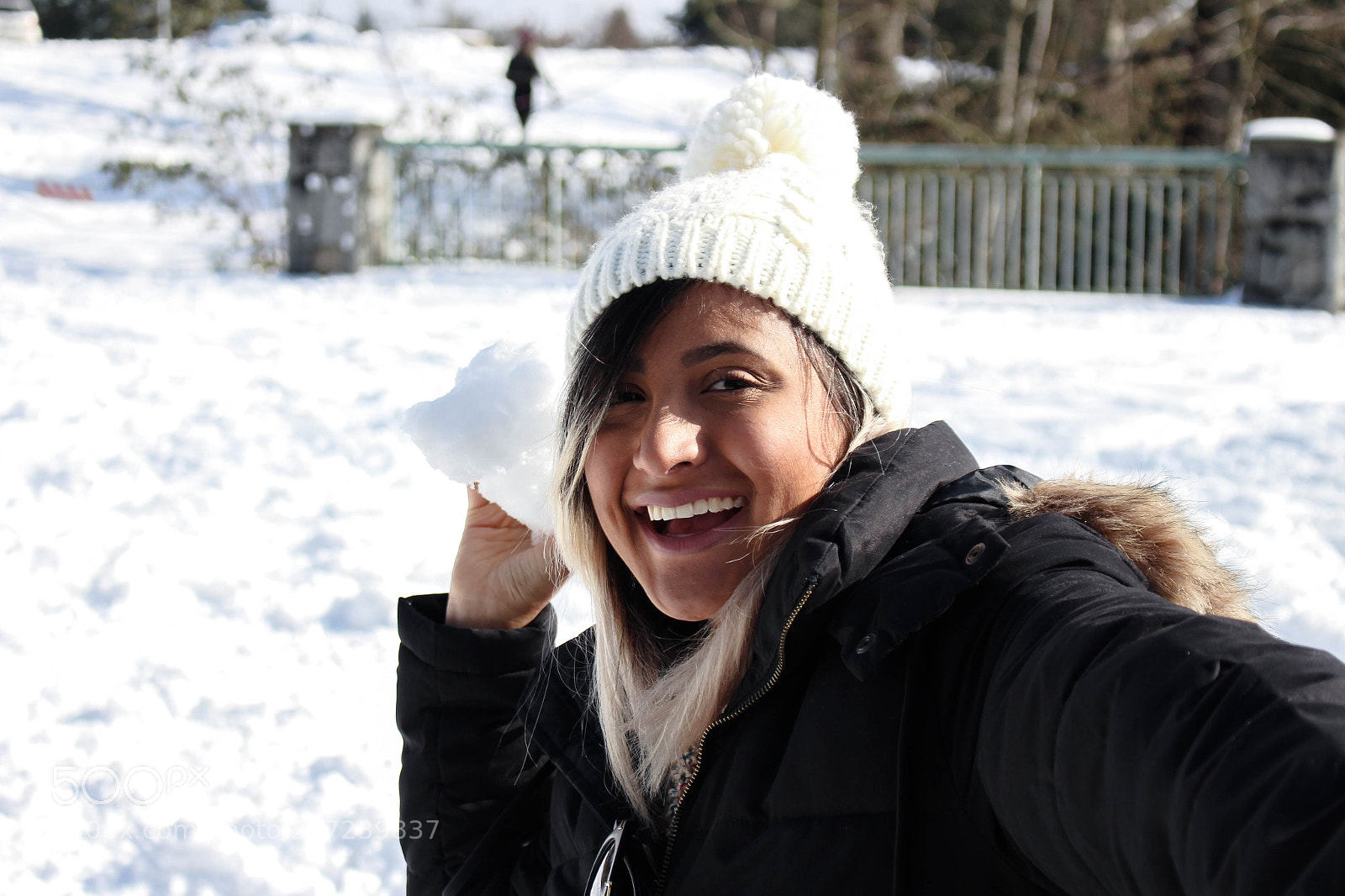 Canon EOS 700D (EOS Rebel T5i / EOS Kiss X7i) sample photo. Young adult playing in photography
