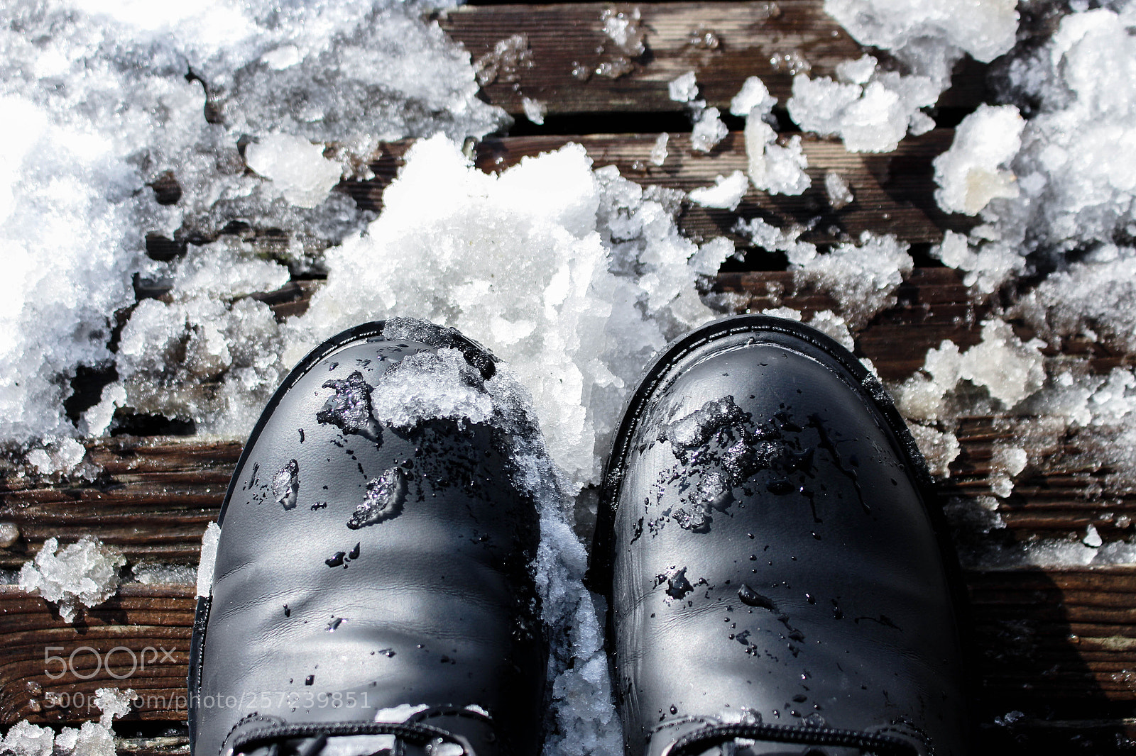 Canon EOS 700D (EOS Rebel T5i / EOS Kiss X7i) sample photo. Boots with snow. winter photography