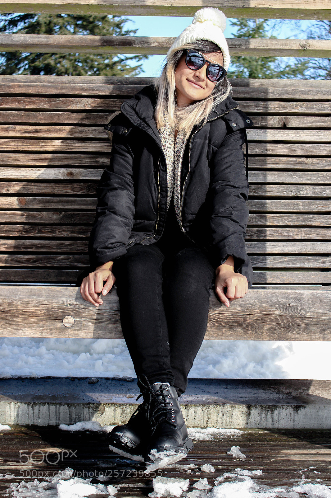 Canon EOS 700D (EOS Rebel T5i / EOS Kiss X7i) sample photo. Woman sitting on a photography