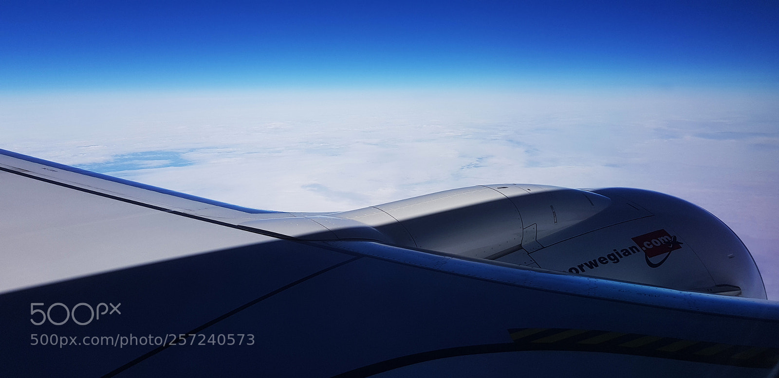 Samsung Galaxy S8 sample photo. Boeing 747 flying above photography