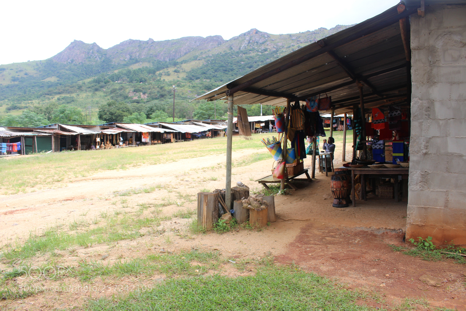 Canon EOS 100D (EOS Rebel SL1 / EOS Kiss X7) sample photo. Manzini market photography