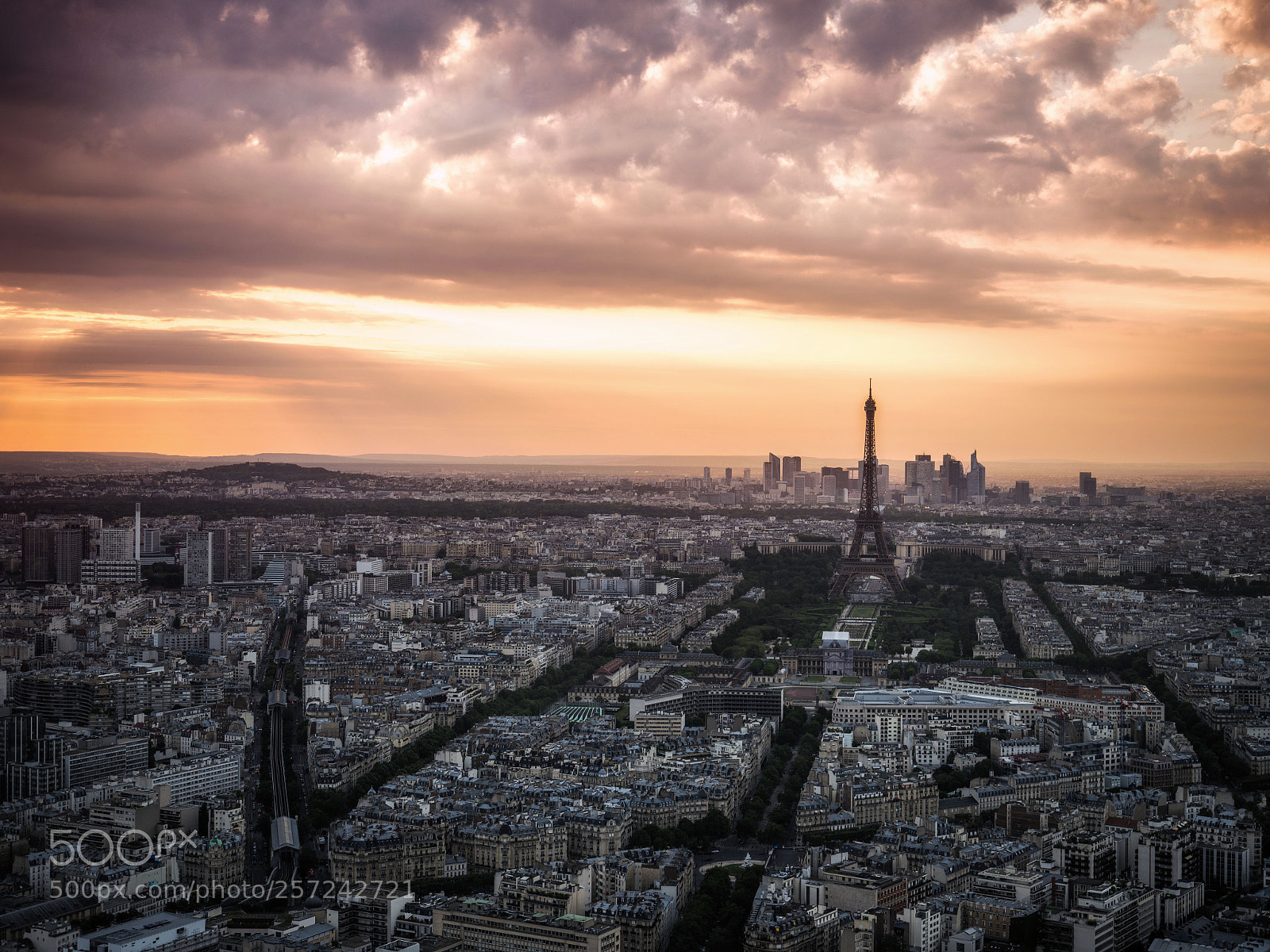 Olympus OM-D E-M1 Mark II sample photo. Sunset over paris photography
