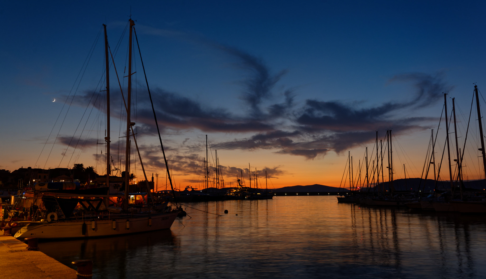 Sigma 10-20mm F4-5.6 EX DC HSM sample photo. Sea perspective photography